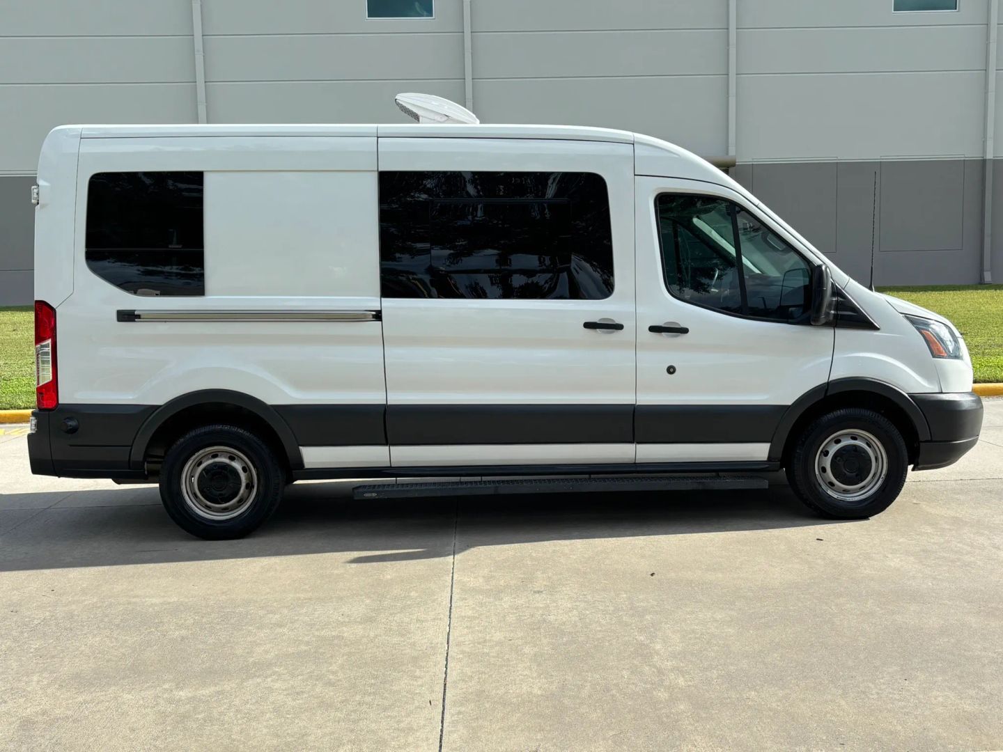 ford transit van 2018 1FTYE2CM5JKA60926 image ford transit van 2018 1FTYE2CM5JKA60926 image